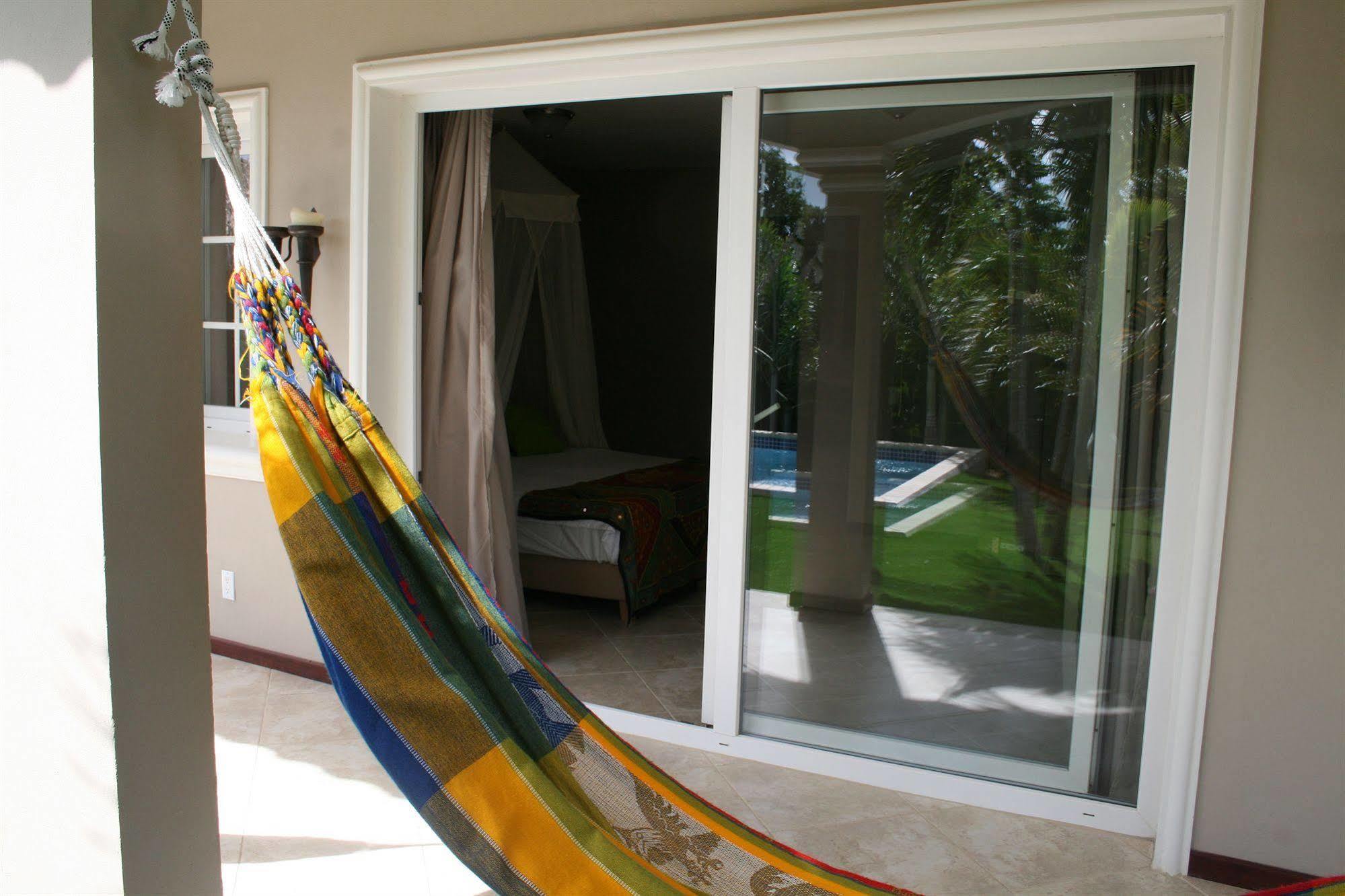 Hibiscus Beach House Jan Thiel Exterior foto